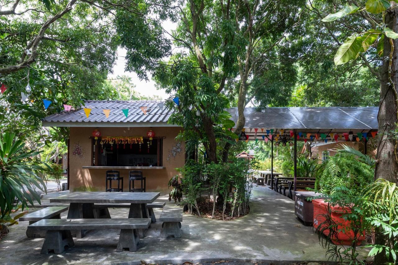 Muntra Garden Resort Sattahip Ngoại thất bức ảnh